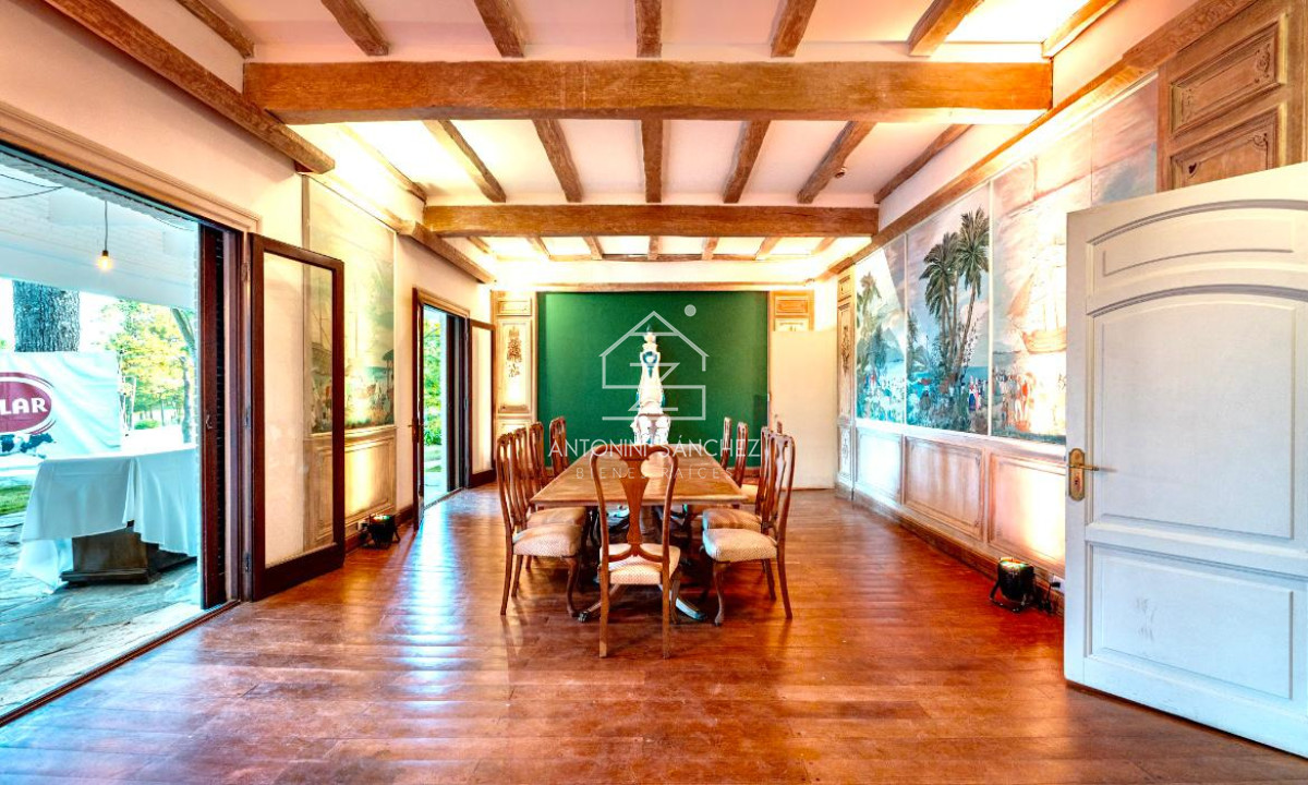 Casa ID.820 - Venta Casa 10 Dormitorios Zona Golf