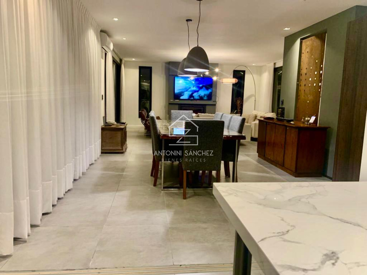Casa ID.812 - Moderna casa en barrio privado La Arbolada, 5 dormitorios, piscina climatizada, barbacoa independiente