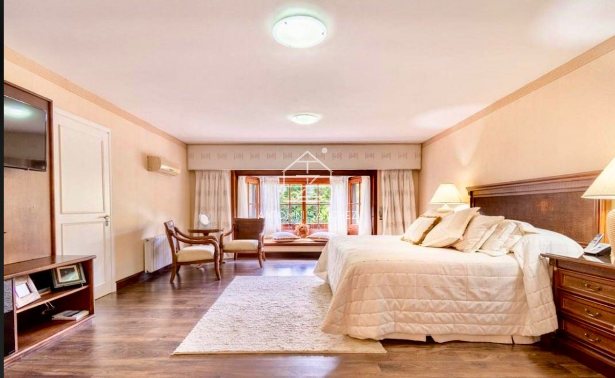 Casa ID.810 - Gran casa en Lugano, 4 Suites+ dep, amplio terreno, piscina climatizada, casas de caseros