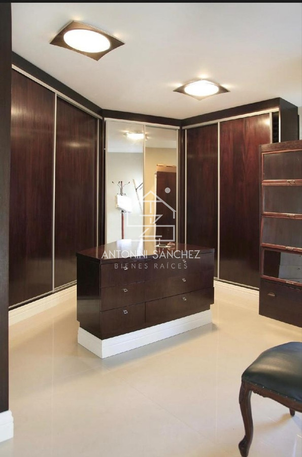 Casa ID.811 - Venta CASA 7 Suites Punta Del Este zona GOLF
