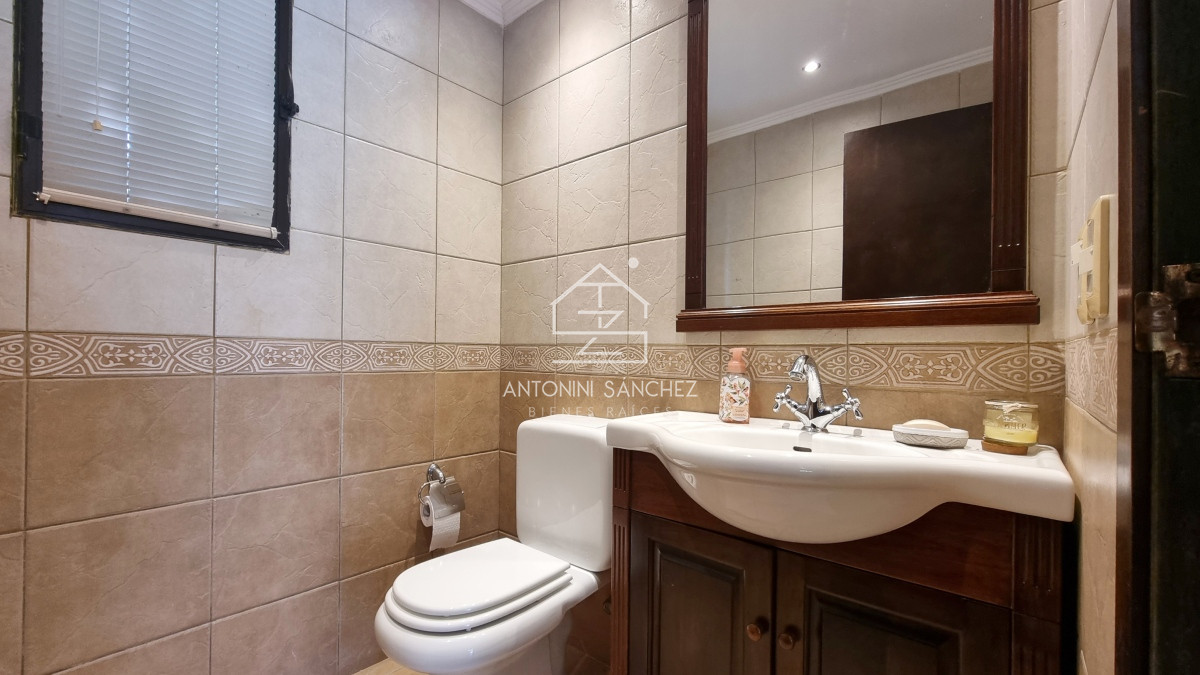 Casa ID.809 - Gran casa en Cantegril, 8 dormitorios, calefaccion, piscina climatizada, barbacoa y amplio parque