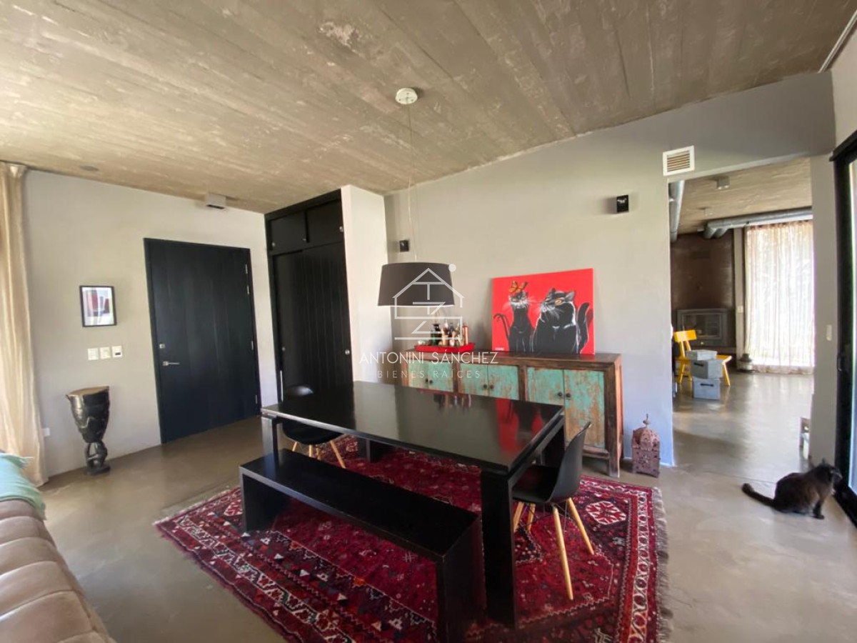 Casa ID.1461 - Casa estilo Moderno en Barrio Privado La Arbolada