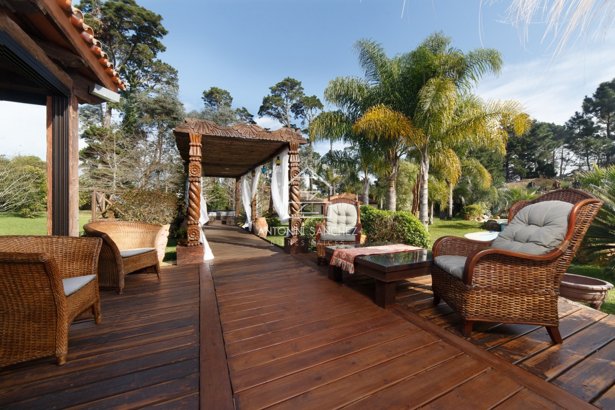 Casa ID.814 - Venta Casa 6 Domitorios Punta del Este Beverly Hills