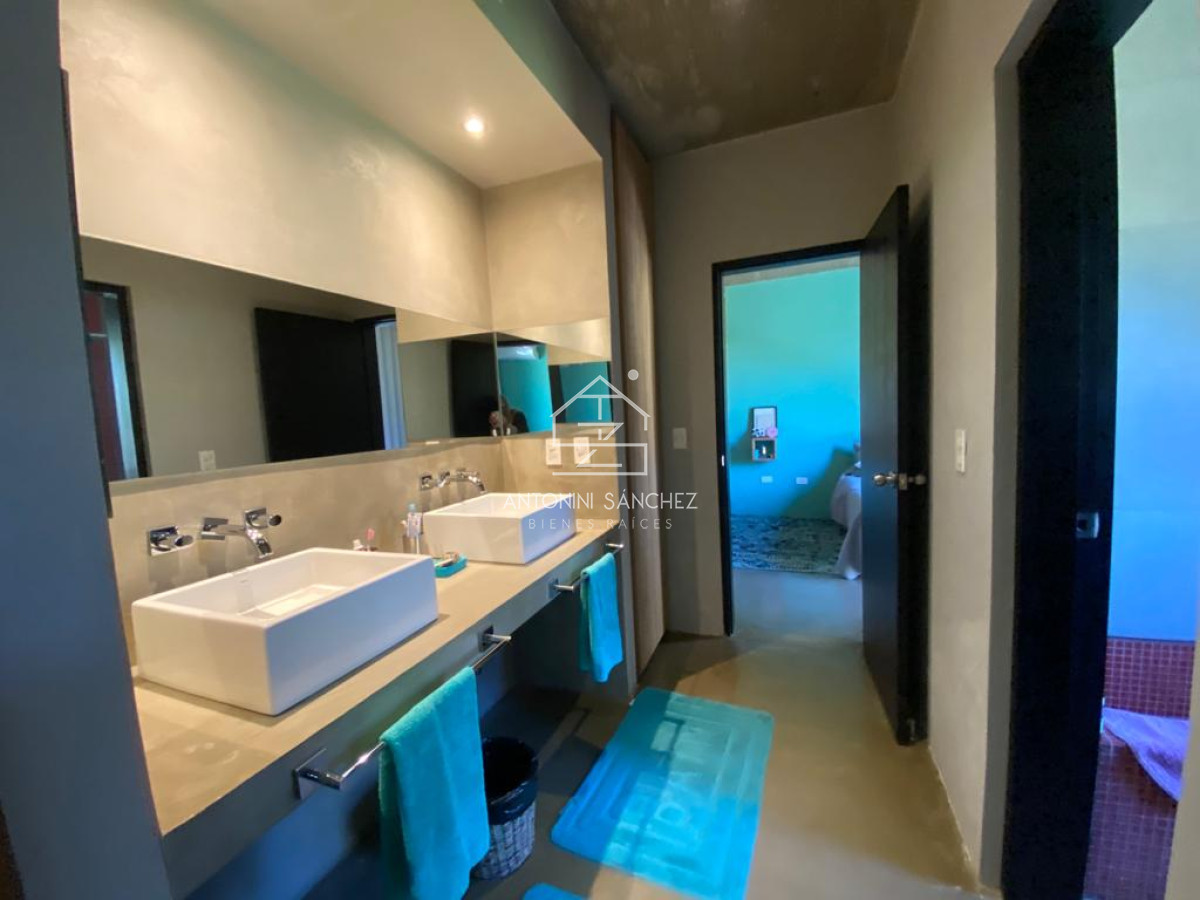 Casa ID.1461 - Casa estilo Moderno en Barrio Privado La Arbolada