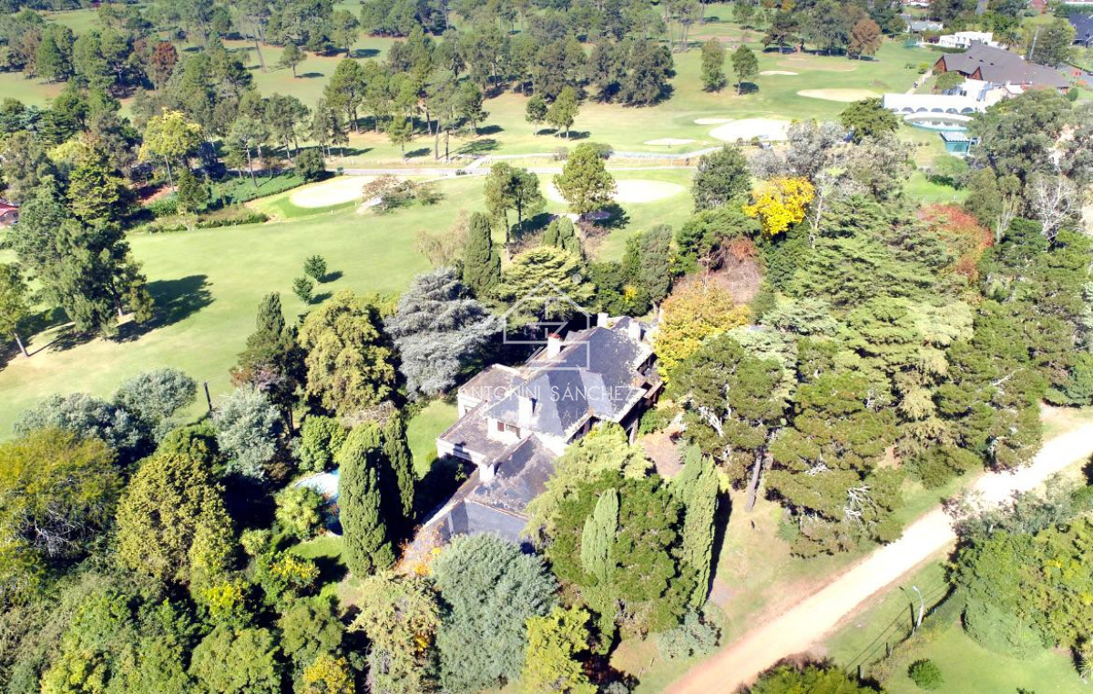 Casa ID.820 - Venta Casa 10 Dormitorios Zona Golf