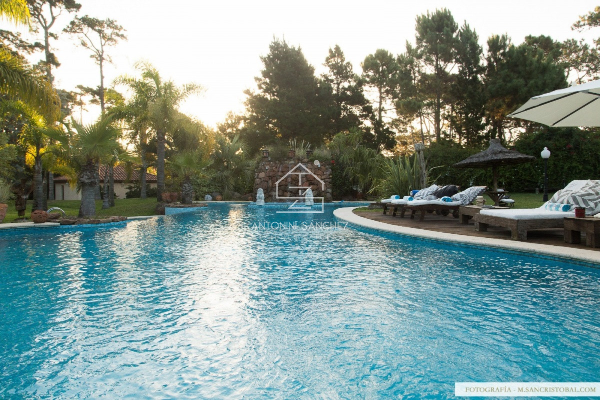 Casa ID.814 - Venta Casa 6 Domitorios Punta del Este Beverly Hills
