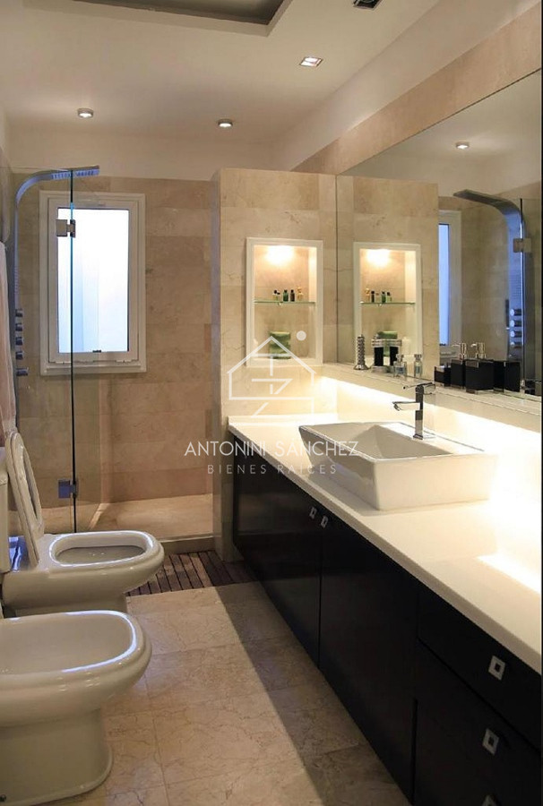 Casa ID.811 - Venta CASA 7 Suites Punta Del Este zona GOLF