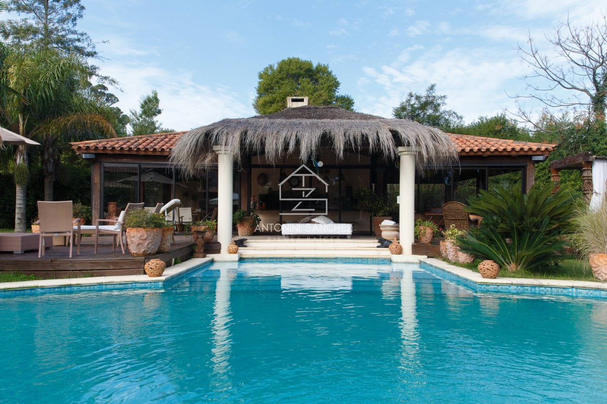 Casa ID.814 - Venta Casa 6 Domitorios Punta del Este Beverly Hills
