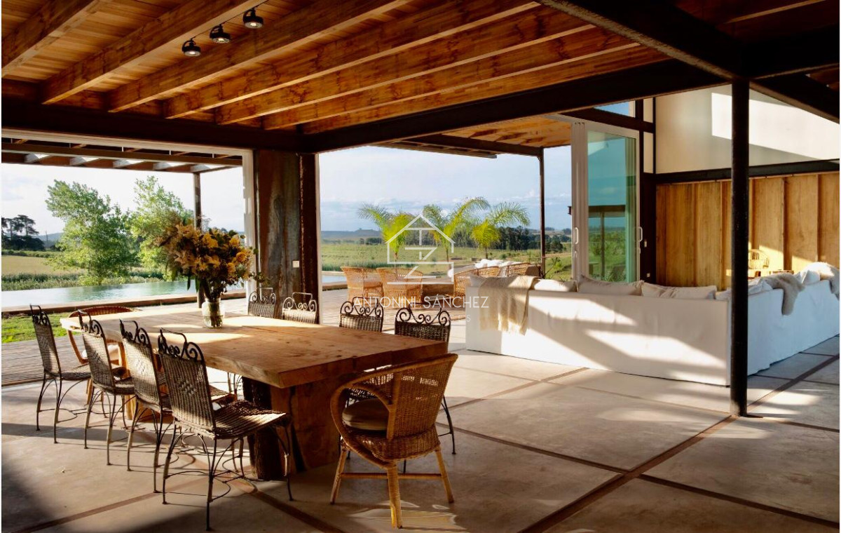 Casa ID.819 - Venta Casa 6 Dormitorios Pueblo Mio