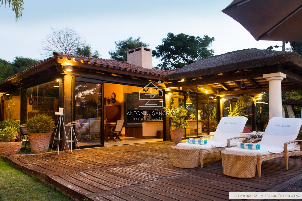 Casa ID.814 - Venta Casa 6 Domitorios Punta del Este Beverly Hills