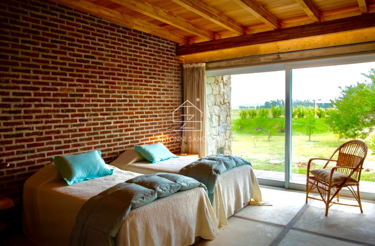 Casa ID.819 - Venta Casa 6 Dormitorios Pueblo Mio