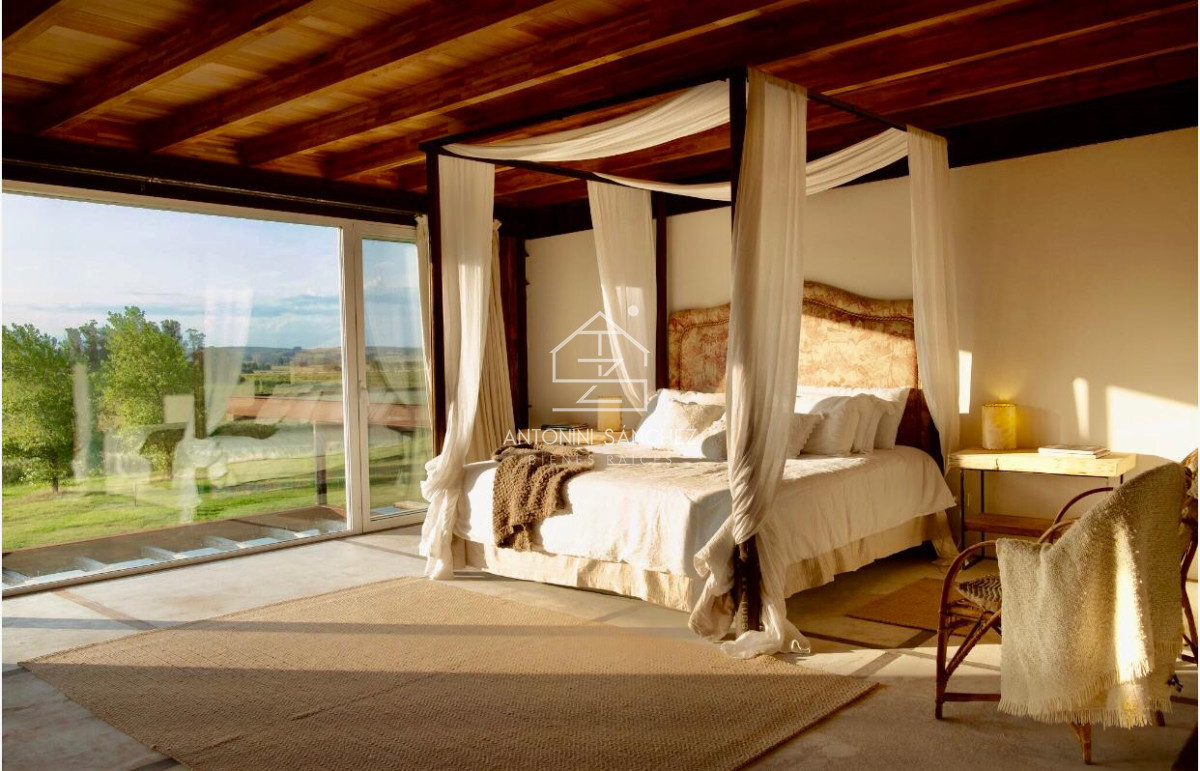 Casa ID.819 - Venta Casa 6 Dormitorios Pueblo Mio