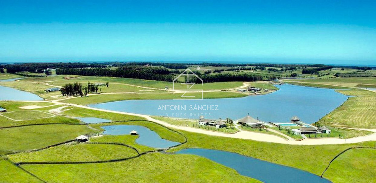 Casa ID.819 - Venta Casa 6 Dormitorios Pueblo Mio