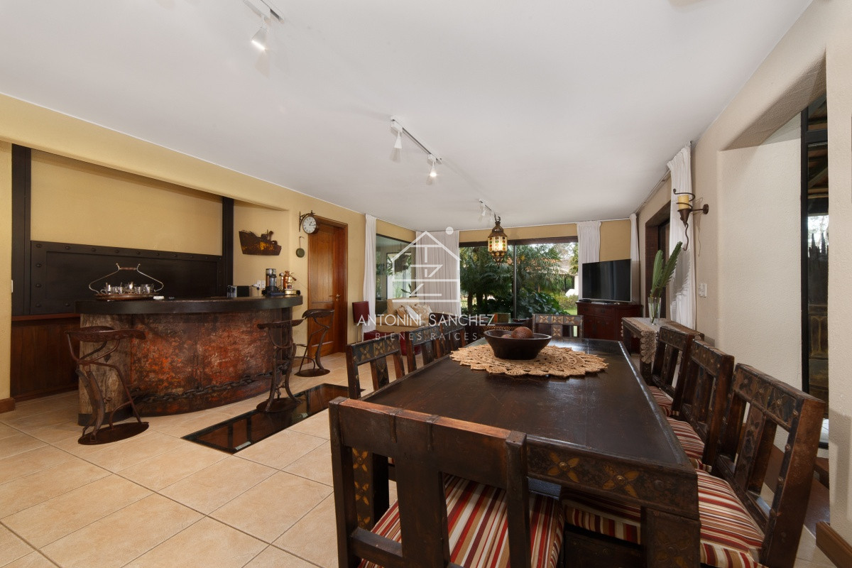 Casa ID.814 - Venta Casa 6 Domitorios Punta del Este Beverly Hills