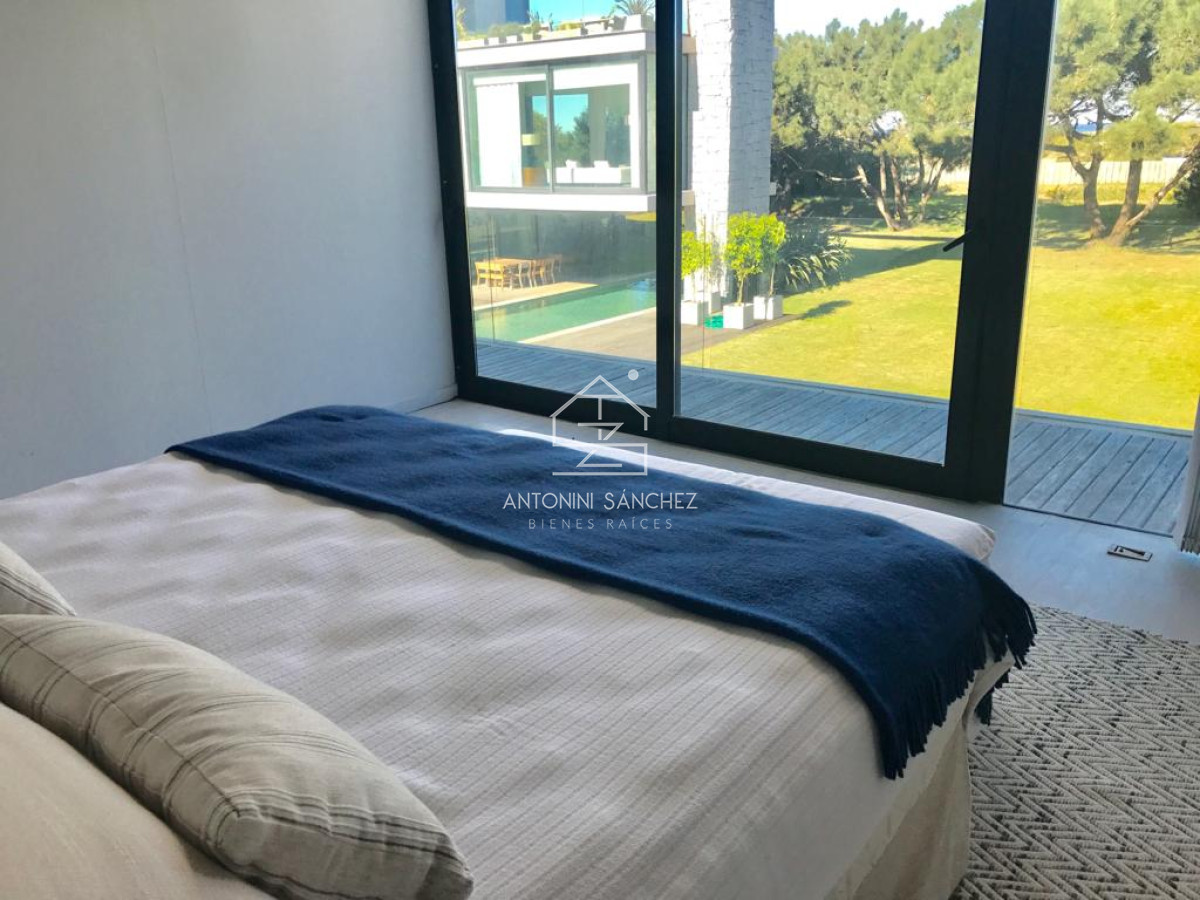 Casa ID.824 - Venta Casa 5 Dormitorios José Ignacio Laguna Escondida