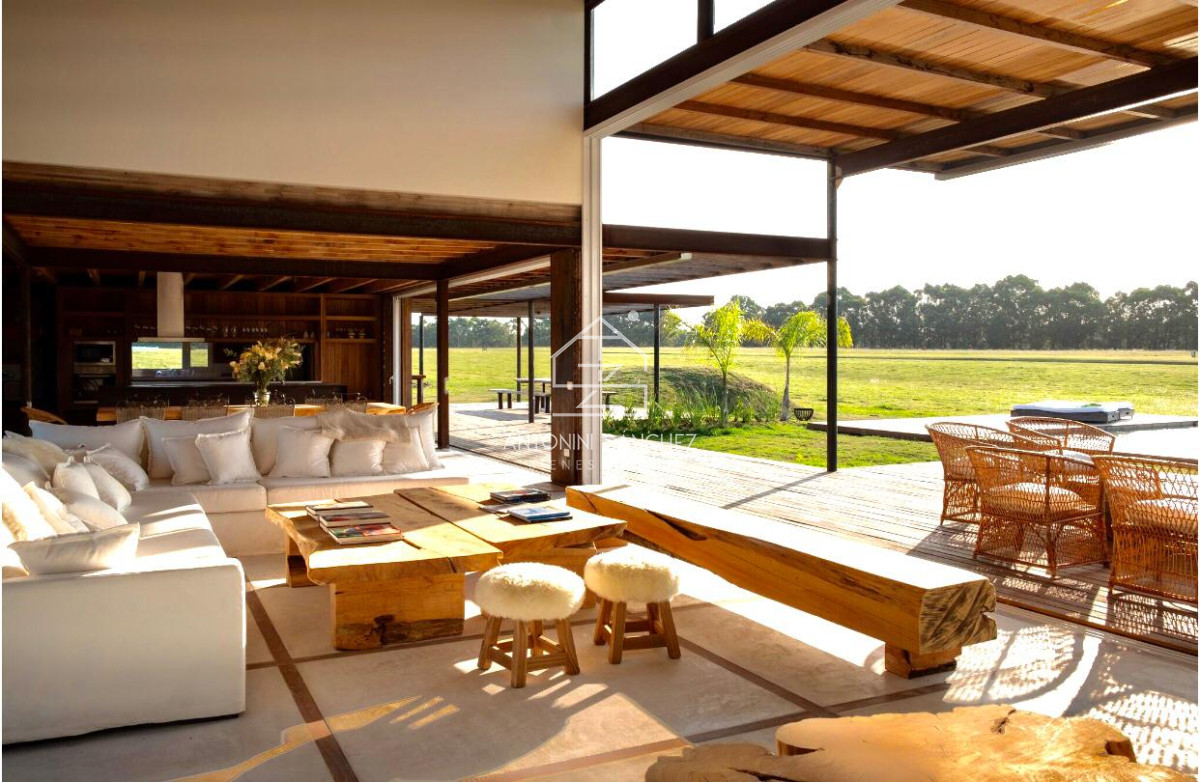 Casa ID.819 - Venta Casa 6 Dormitorios Pueblo Mio