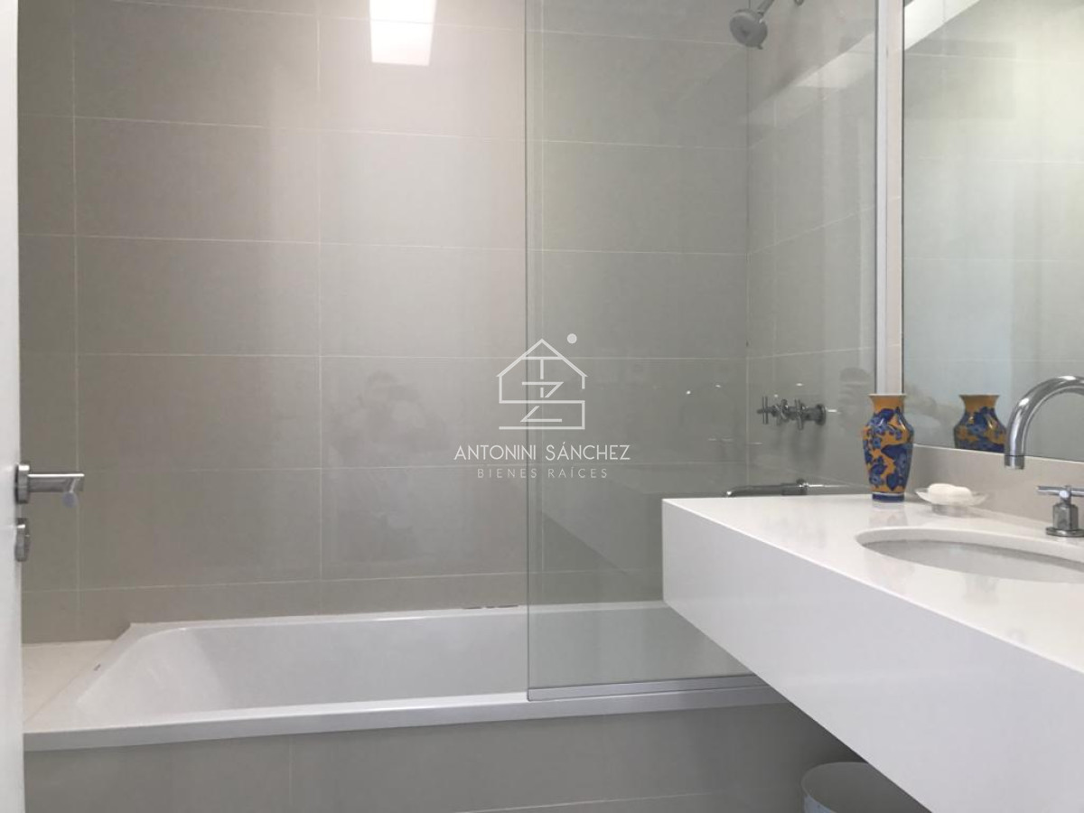 Casa ID.824 - Venta Casa 5 Dormitorios José Ignacio Laguna Escondida