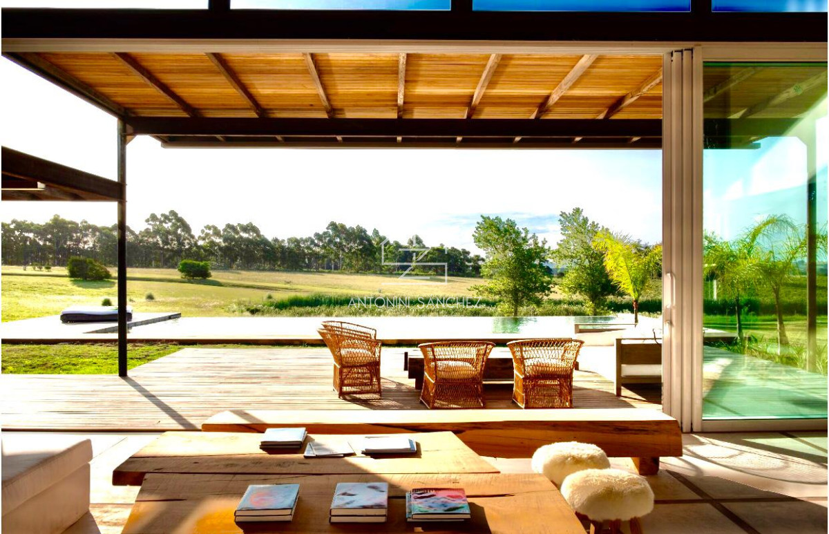 Casa ID.819 - Venta Casa 6 Dormitorios Pueblo Mio