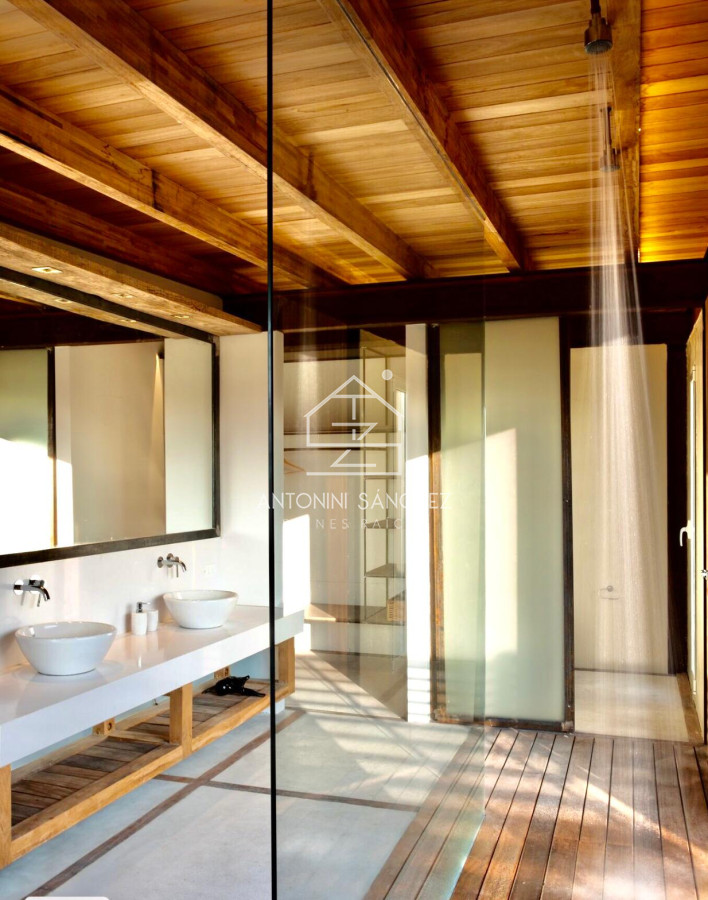 Casa ID.819 - Venta Casa 6 Dormitorios Pueblo Mio