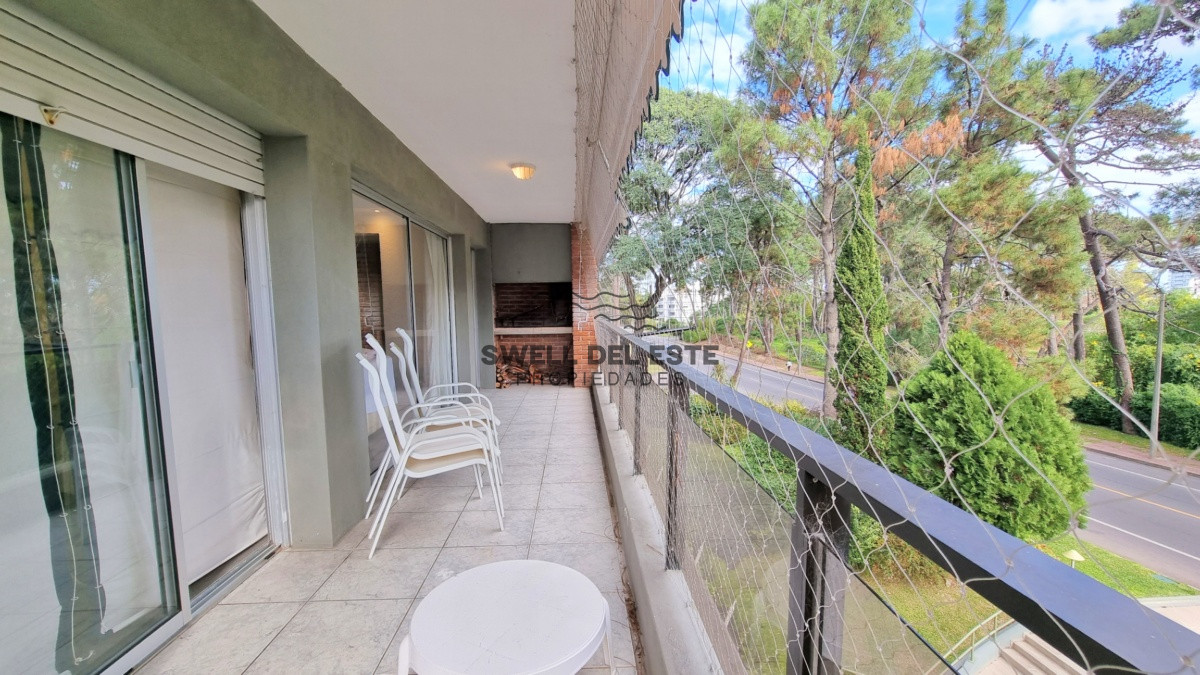 Apartamento ID.18 - Apartamento edificio bajo, 3 dormitorios, 2 baños, balcon con parrillero
