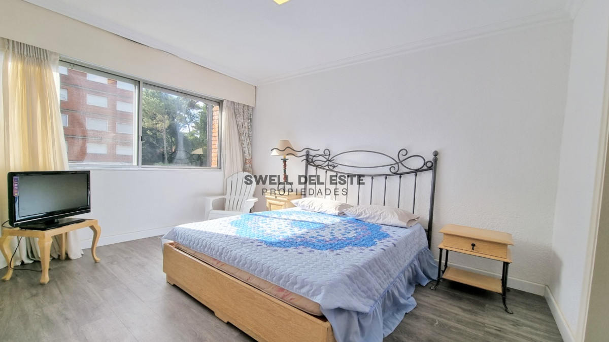 Apartamento ID.18 - Apartamento edificio bajo, 3 dormitorios, 2 baños, balcon con parrillero