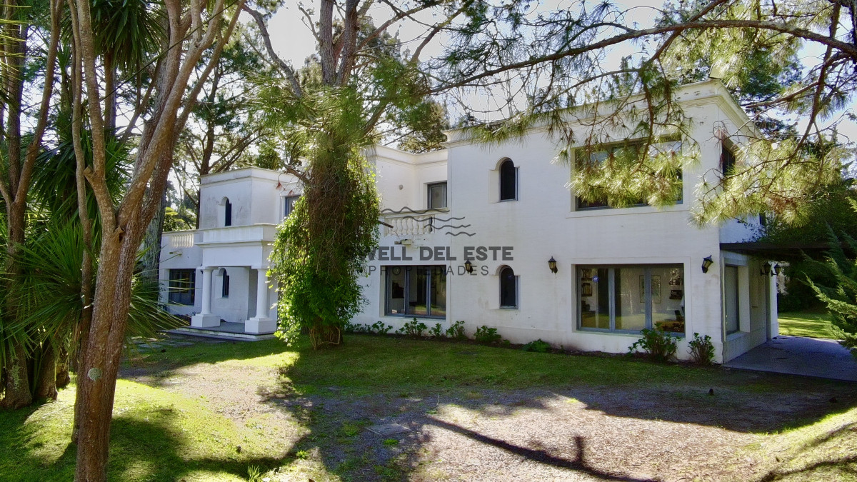 Casa ID.16 - Espectacular Casa 5 suites + Casa de Huéspedes y Piscina en Rincón del Indio - Punta del Este