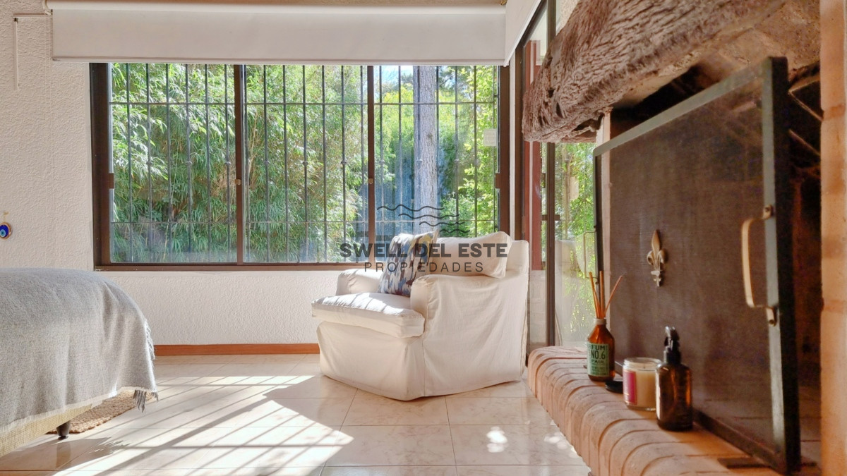 Casa ID.20 - Gran casa en Cantegril, 8 dormitorios, calefaccion, piscina climatizada, barbacoa y amplio parque