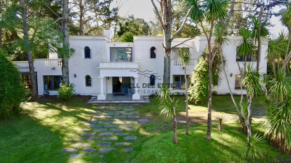 Casa ID.16 - Espectacular Casa 5 suites + Casa de Huéspedes y Piscina en Rincón del Indio - Punta del Este