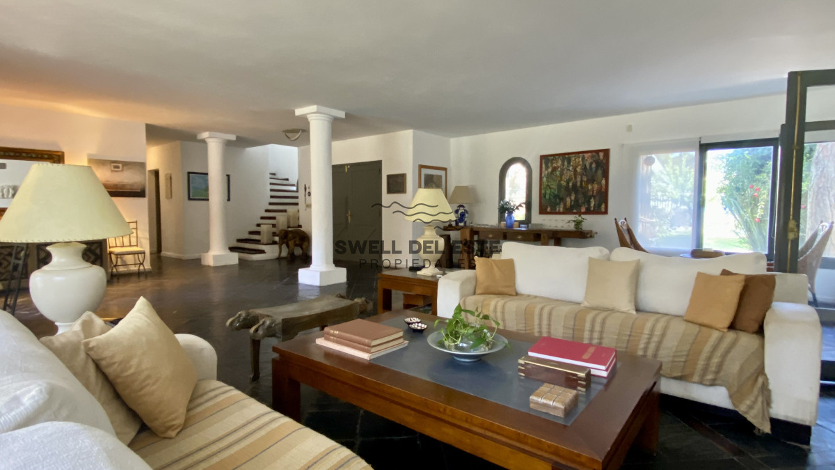 Casa ID.16 - Espectacular Casa 5 suites + Casa de Huéspedes y Piscina en Rincón del Indio - Punta del Este