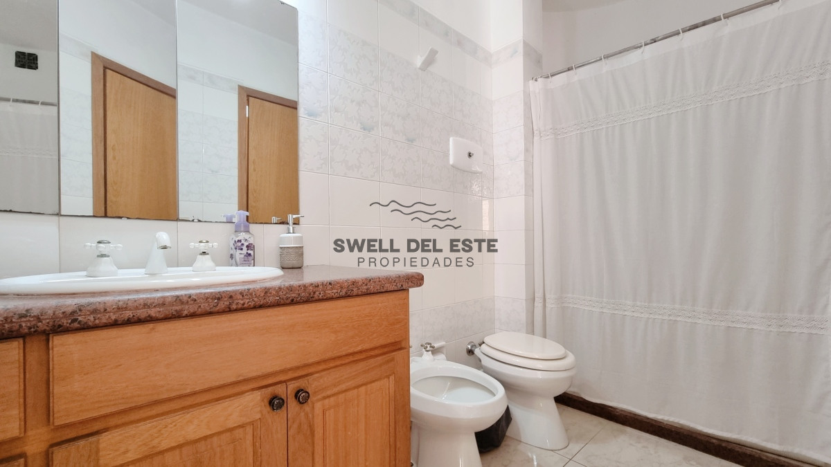Casa ID.20 - Gran casa en Cantegril, 8 dormitorios, calefaccion, piscina climatizada, barbacoa y amplio parque