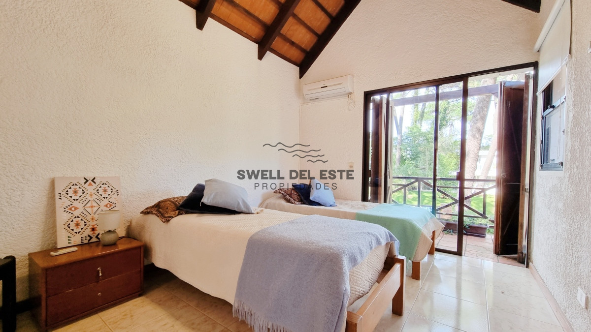 Casa ID.20 - Gran casa en Cantegril, 8 dormitorios, calefaccion, piscina climatizada, barbacoa y amplio parque
