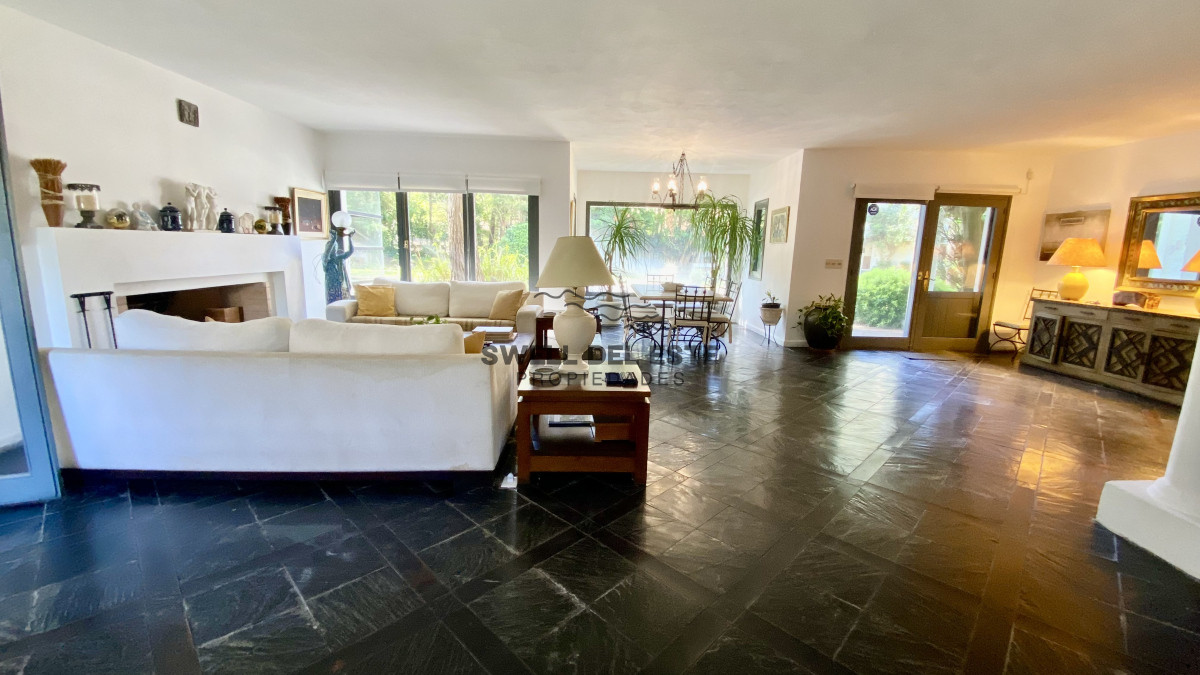 Casa ID.16 - Espectacular Casa 5 suites + Casa de Huéspedes y Piscina en Rincón del Indio - Punta del Este