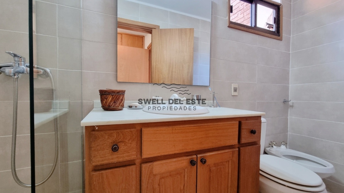 Casa ID.20 - Gran casa en Cantegril, 8 dormitorios, calefaccion, piscina climatizada, barbacoa y amplio parque