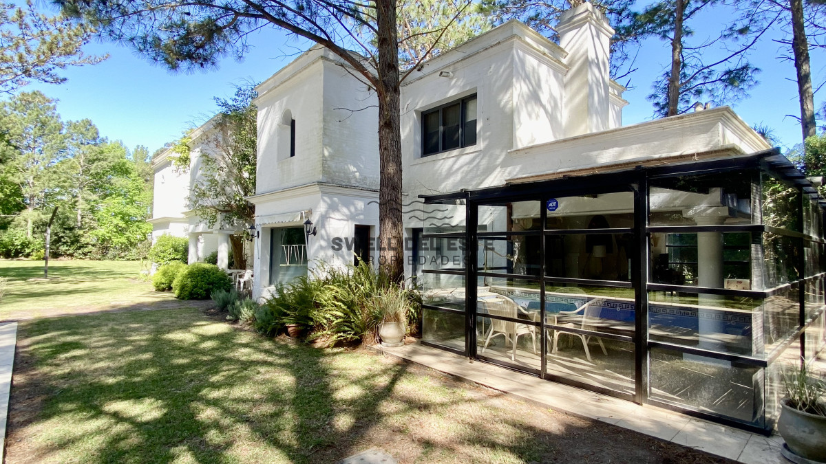 Casa ID.16 - Espectacular Casa 5 suites + Casa de Huéspedes y Piscina en Rincón del Indio - Punta del Este