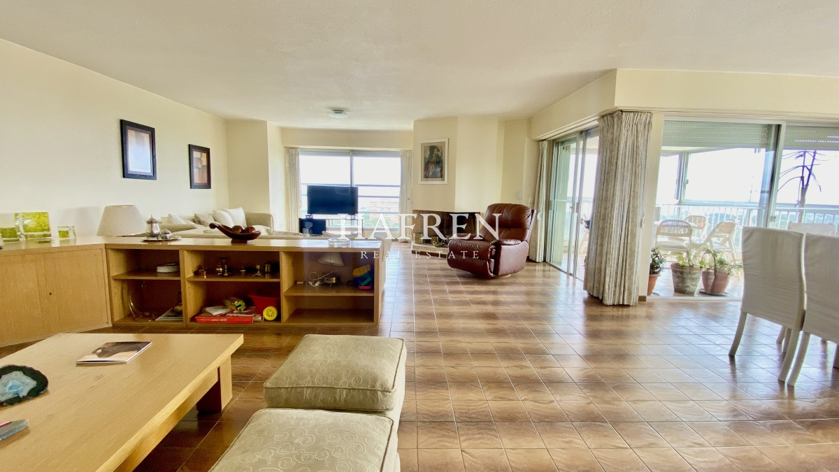 Apartamento ID.38 - Hermoso Penthouse 3 dormitorios + Servicio, Parada 17 de Roosevelt - Punta del Este