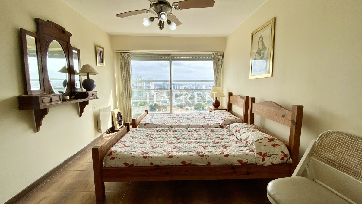 Apartamento ID.38 - Hermoso Penthouse 3 dormitorios + Servicio, Parada 17 de Roosevelt - Punta del Este