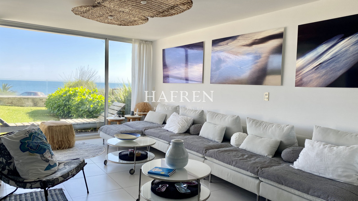 Apartamento ID.39 - Espectacular apartamento frente al mar en playa mansa 2 Dormitorios 3 Baños 2 Suites 