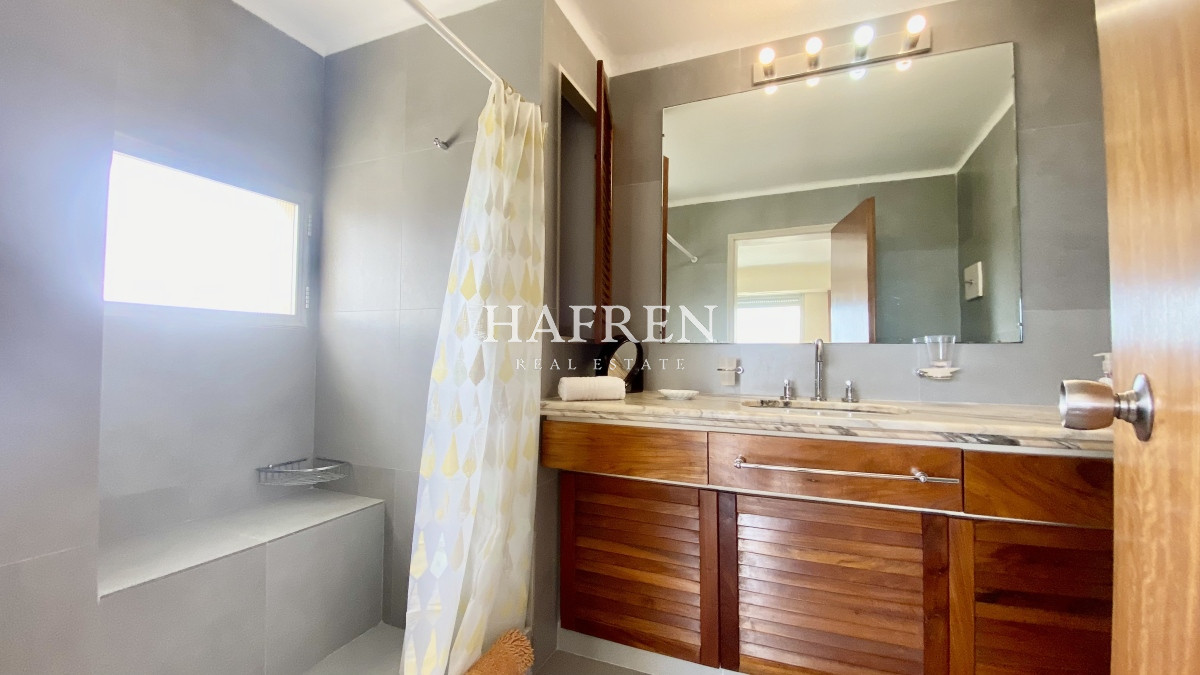 Apartamento ID.38 - Hermoso Penthouse 3 dormitorios + Servicio, Parada 17 de Roosevelt - Punta del Este