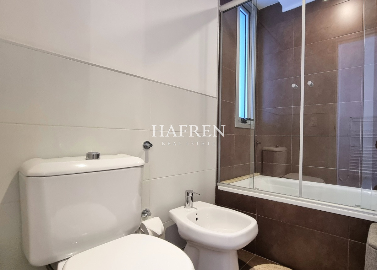 Apartamento ID.40 - Apartamento en Forest Tower II, piso bajo, 3 dormitorios, 2 baños, garage.