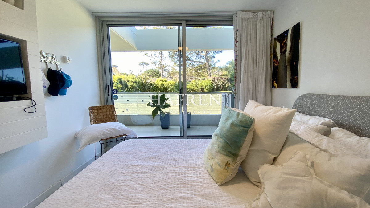 Apartamento ID.39 - Espectacular apartamento frente al mar en playa mansa 2 Dormitorios 3 Baños 2 Suites 