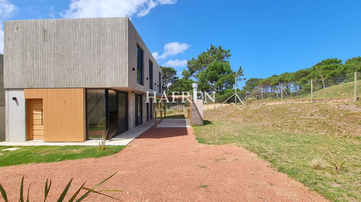 Casa ID.15 - Casa a estrenar en barrio privado, Chileno Housing.