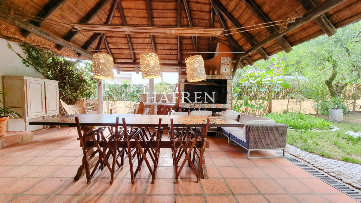 Casa ID.128 - Casa en Pinares, 659 m terreno, 4 dormitorios, piscina y parrillero