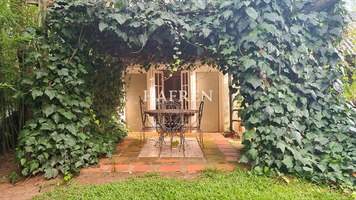 Casa ID.128 - Casa en Pinares, 659 m terreno, 4 dormitorios, piscina y parrillero