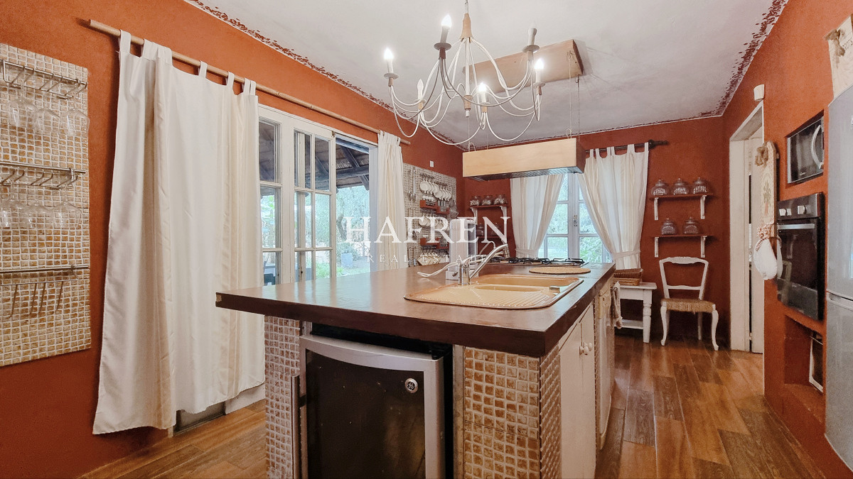 Casa ID.128 - Casa en Pinares, 659 m terreno, 4 dormitorios, piscina y parrillero