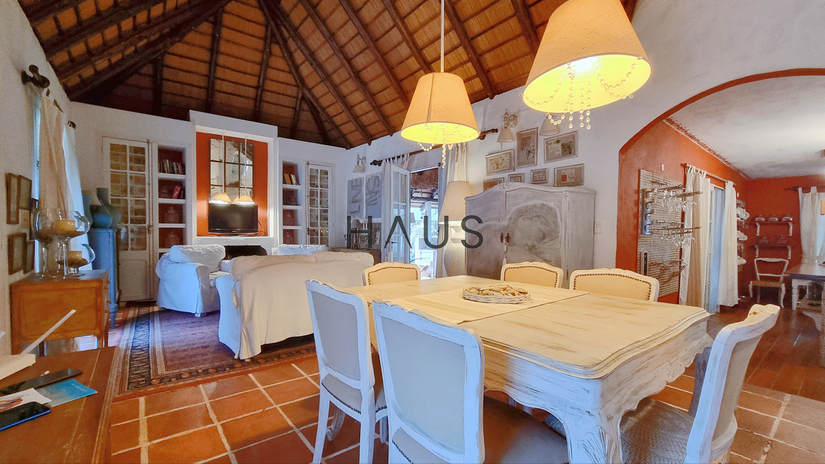 Casa ID.51 - Casa en Pinares, 659 m terreno, 4 dormitorios, piscina y parrillero