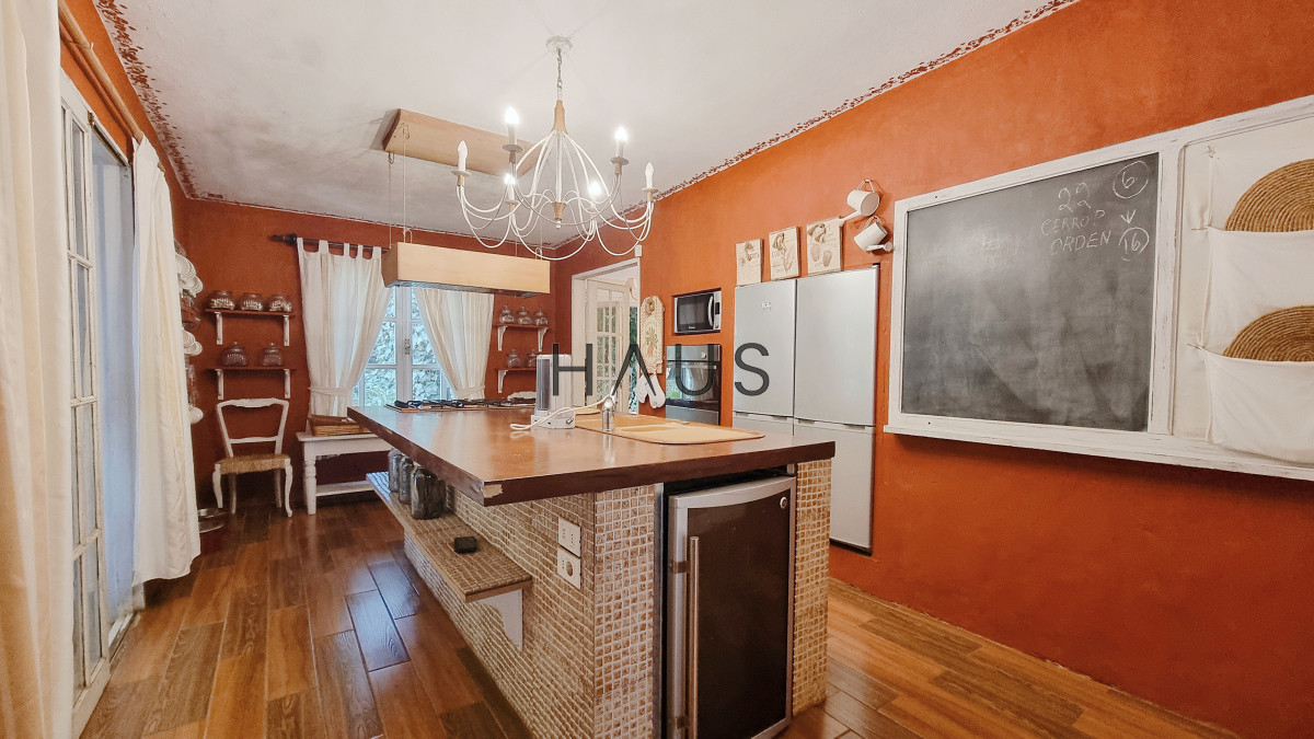 Casa ID.51 - Casa en Pinares, 659 m terreno, 4 dormitorios, piscina y parrillero