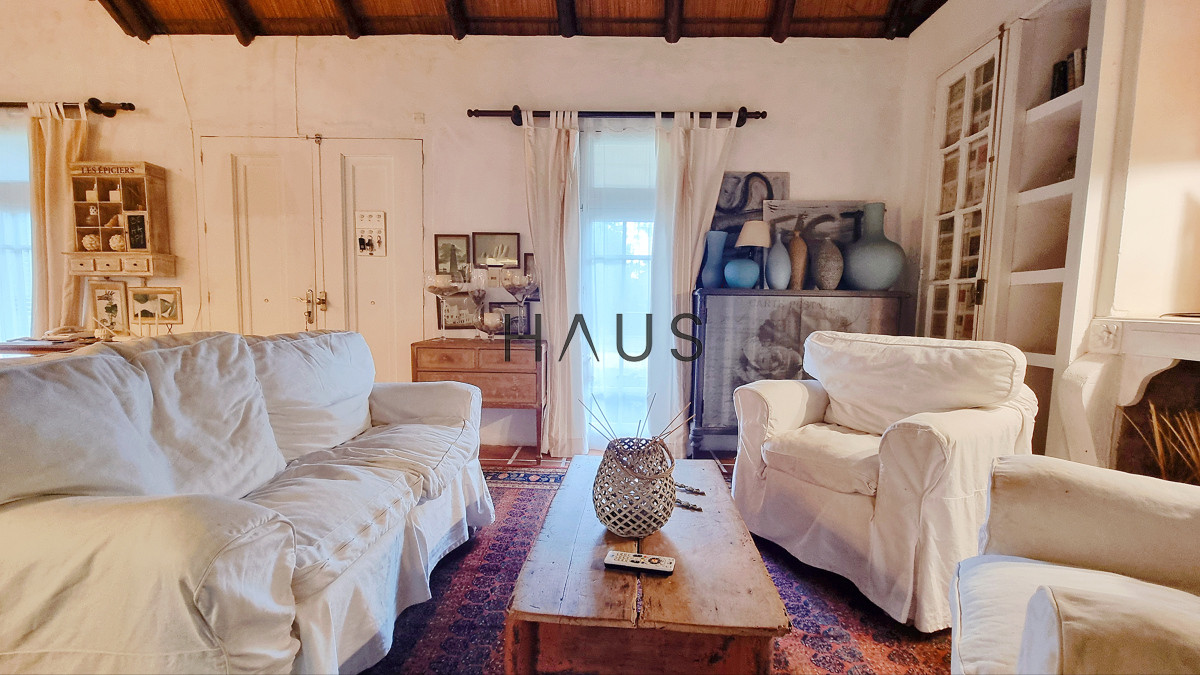 Casa ID.51 - Casa en Pinares, 659 m terreno, 4 dormitorios, piscina y parrillero
