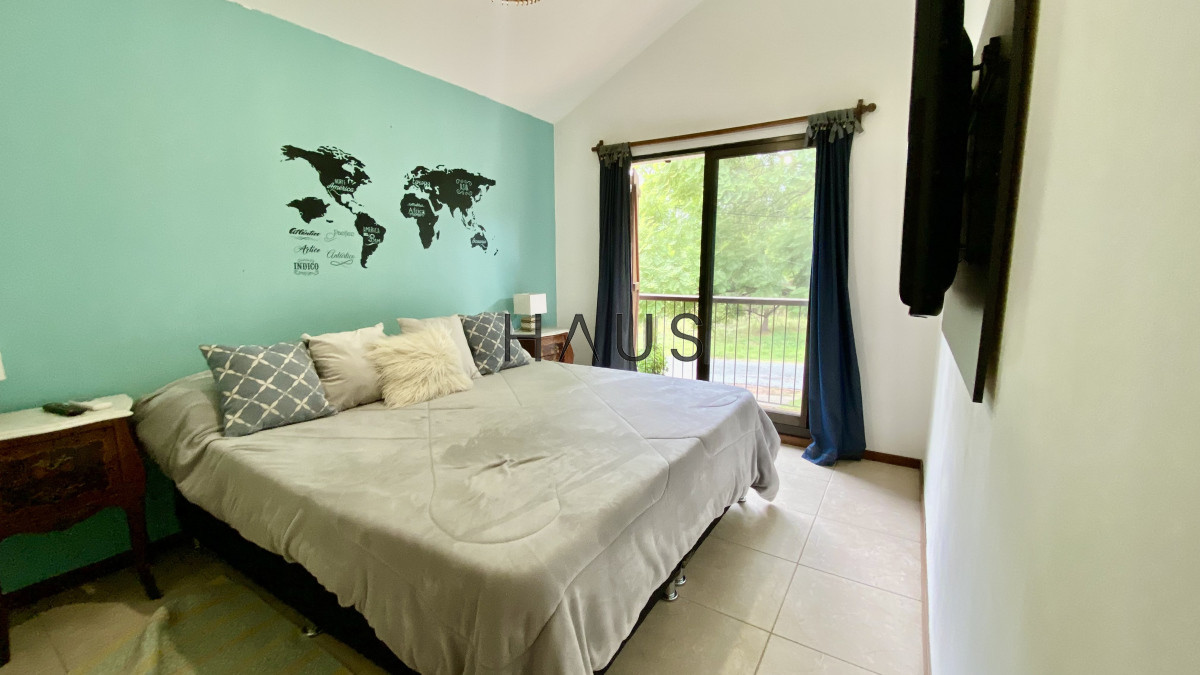 Casa ID.50 - Hermosa Casa 3 dormitorios + piscina en Jardines de Córdoba - Punta del Este
