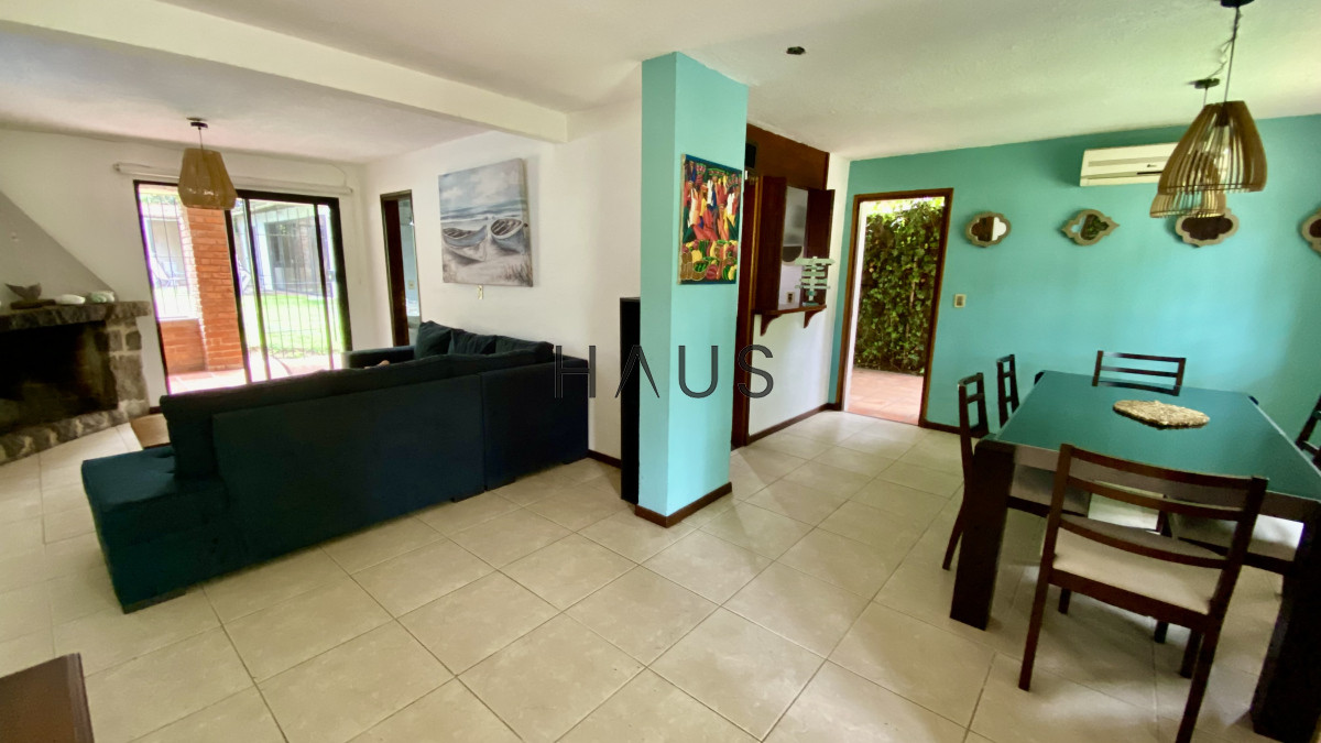 Casa ID.50 - Hermosa Casa 3 dormitorios + piscina en Jardines de Córdoba - Punta del Este