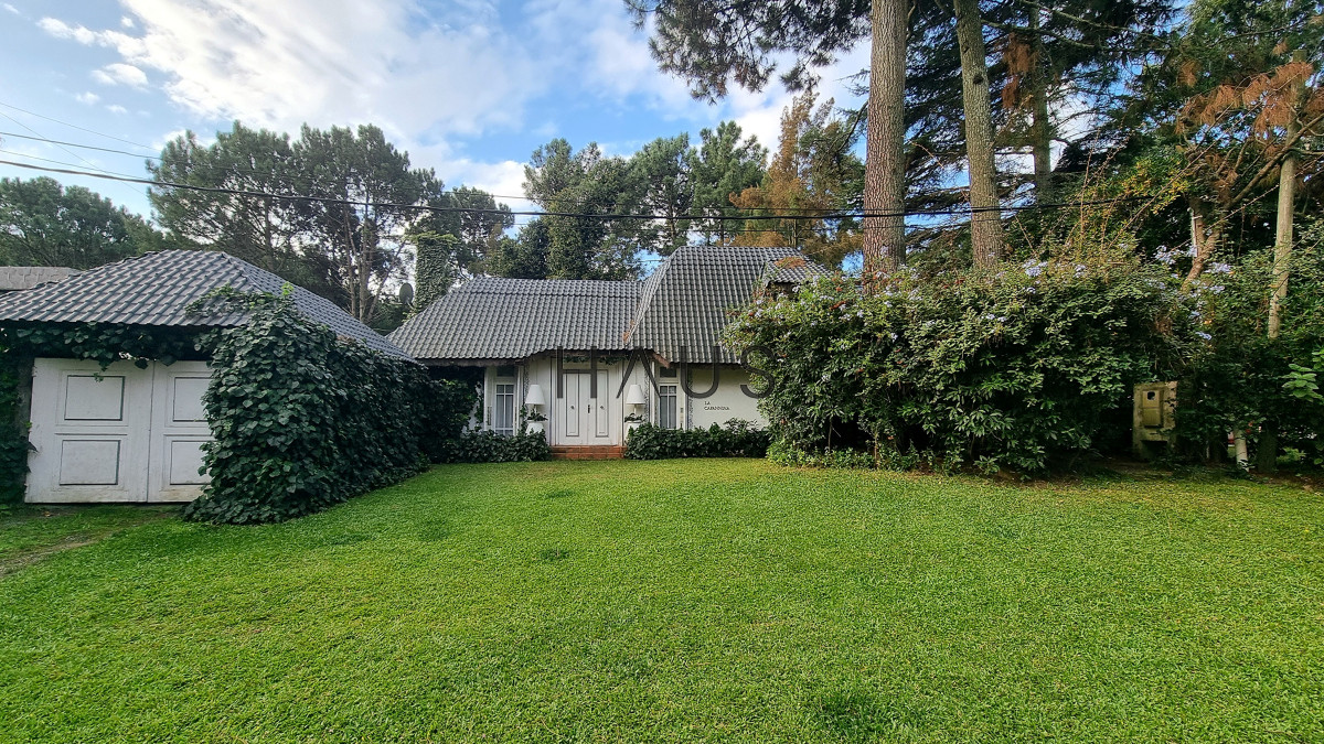 Casa ID.51 - Casa en Pinares, 659 m terreno, 4 dormitorios, piscina y parrillero